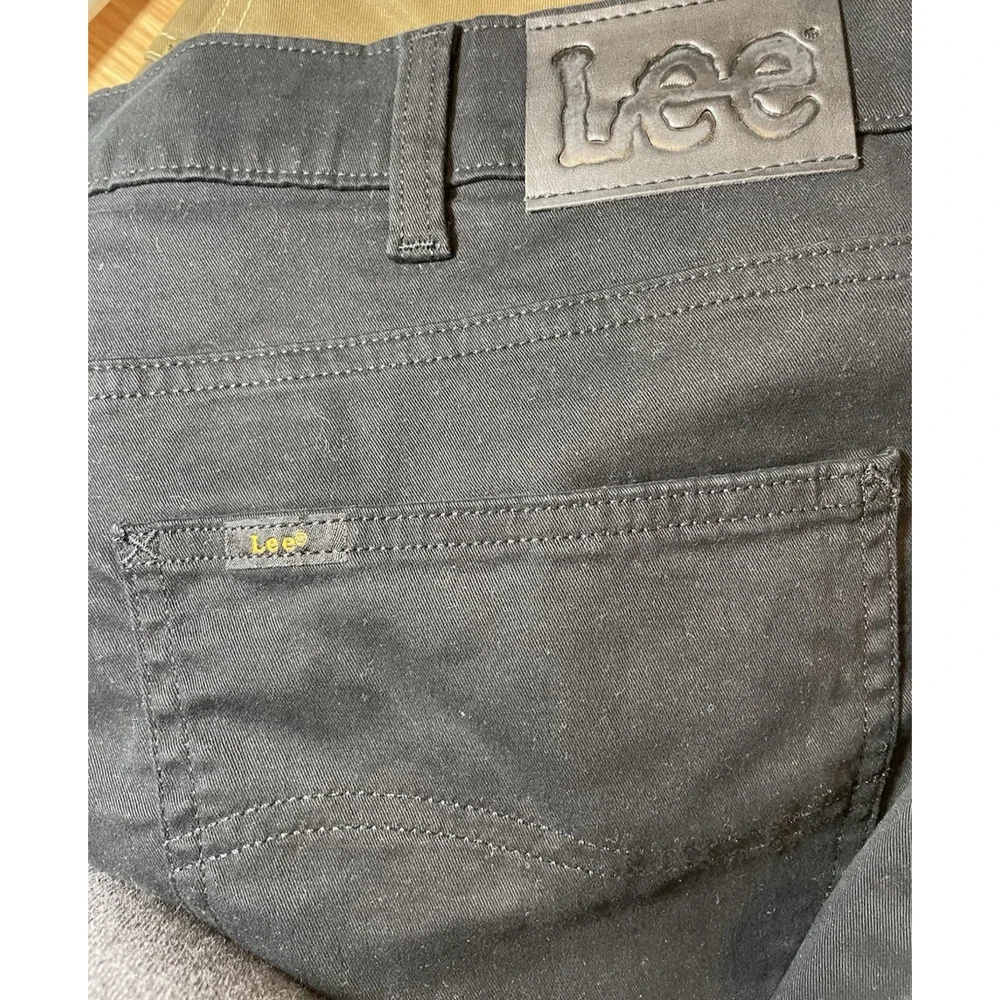 Lee Men's Black Regular Fit Straight Leg 5-Pocket Twill Pants Size 42x30 NEW